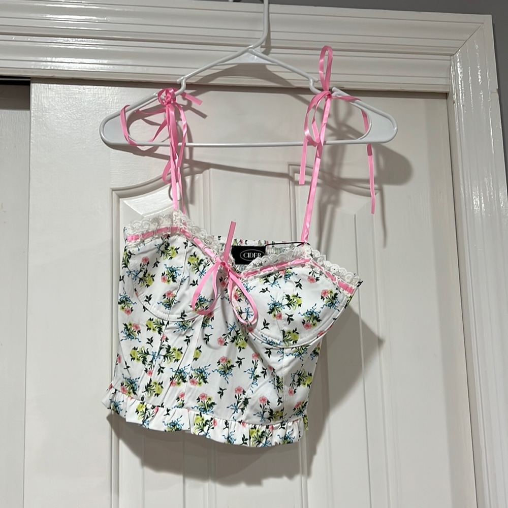 Floral Cider Top